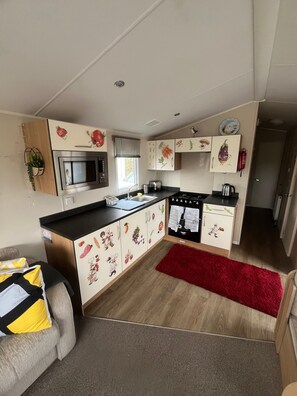 House, 3 Bedrooms, Smoking, Terrace | Interior