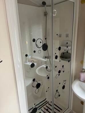 House, 3 Bedrooms, Smoking, Terrace | Bathroom