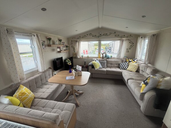 Living room - KPC - Hell Yeah Caravan (Grimsby)