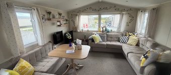 KPC - Hell Yeah Caravan Holidays