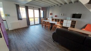 Gîte Duplex 4 pièces 6 personnes | Stofa | Sjónvarp