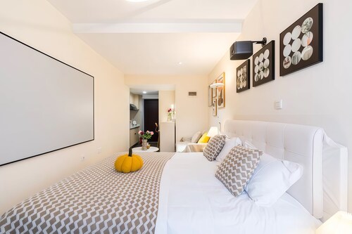 Shanghai Hills & Chiya BoutiqueApartment