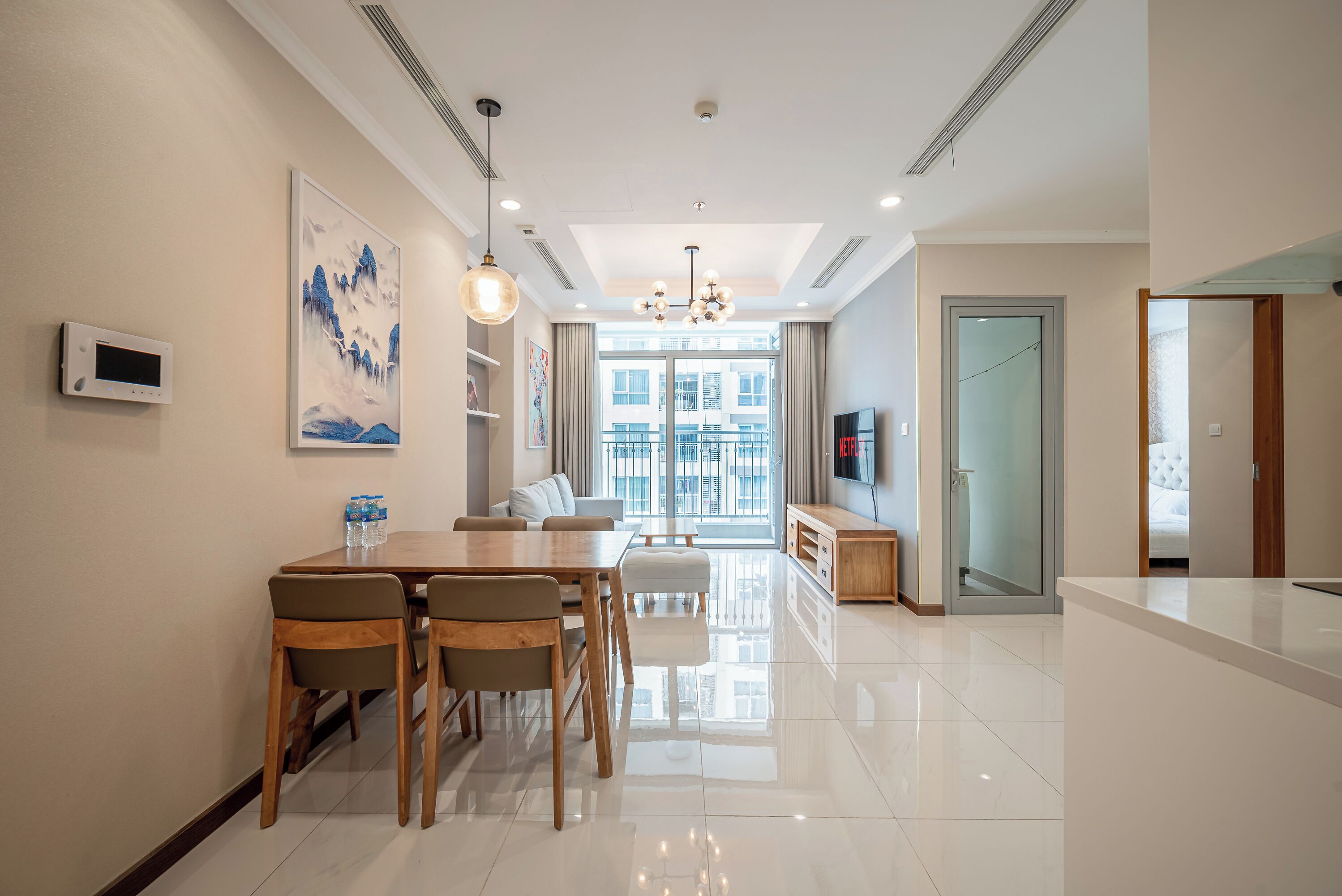 Deluxe Apartment, 2 Bedrooms, Balcony, Courtyard View | In-room dining