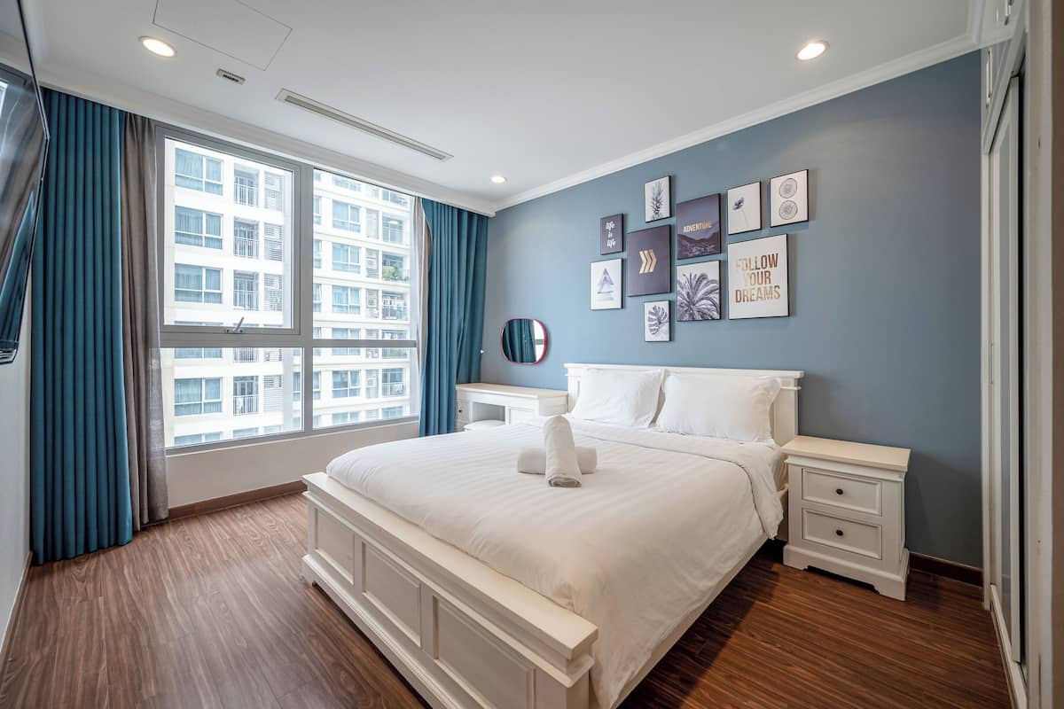 Deluxe Apartment, 2 Bedrooms, Balcony, Courtyard View | Egyptian cotton sheets, premium bedding, down comforters, pillowtop beds