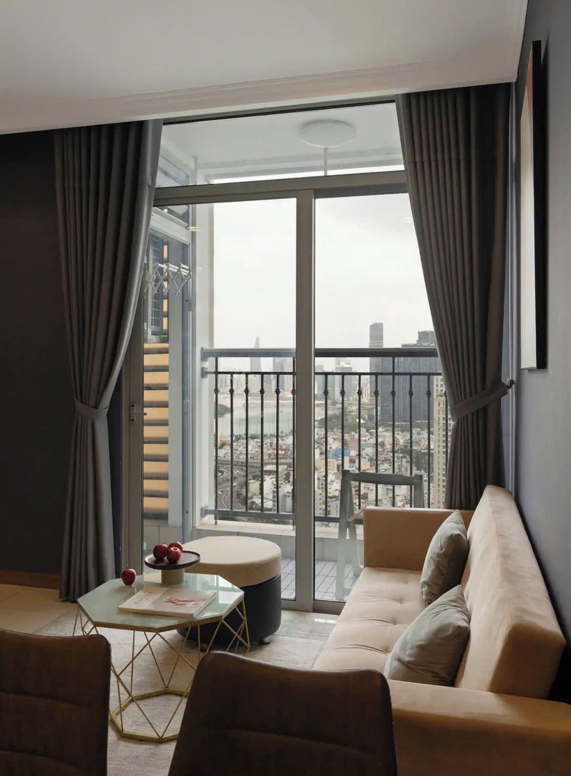 Egyptian cotton sheets, premium bedding, down duvets, pillow-top beds