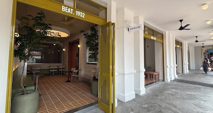 BEAT. 1932 Hostel at Chinatown