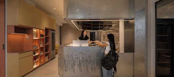 BEAT. 1932 Hostel at Chinatown