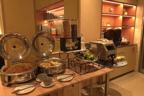 Tägliches inbegriffenes Frühstücksbuffet