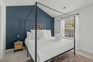 2 bedrooms, iron/ironing board, internet, bed sheets