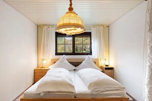 1 slaapkamer, een strijkplank/strijkijzer, wifi, beddengoed