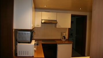 KĂŒhlschrank, Ofen, Herdplatte, GeschirrspĂŒler