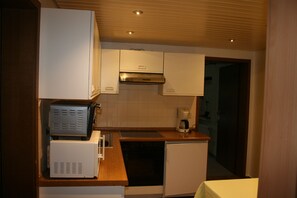 Kühlschrank, Ofen, Herdplatte, Geschirrspüler