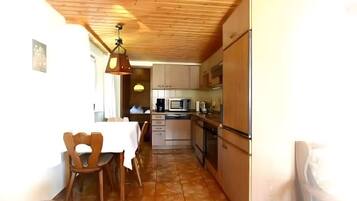 KĂŒhlschrank, Ofen, Herdplatte, GeschirrspĂŒler