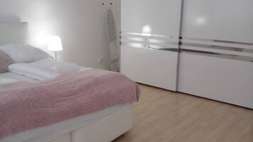 Eenvoudig appartement | Een strijkplank/strijkijzer, gratis wifi