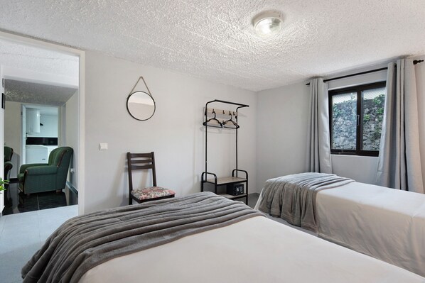 2 bedrooms, iron/ironing board, WiFi, bed sheets