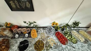 In-room safe, desk, laptop workspace, soundproofing