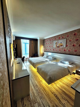 Colchones Select Comfort, minibar y escritorio