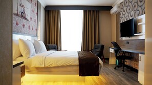 Desk, laptop workspace, free WiFi