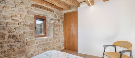 4 dormitorios, tabla de planchar con plancha, wifi y ropa de cama