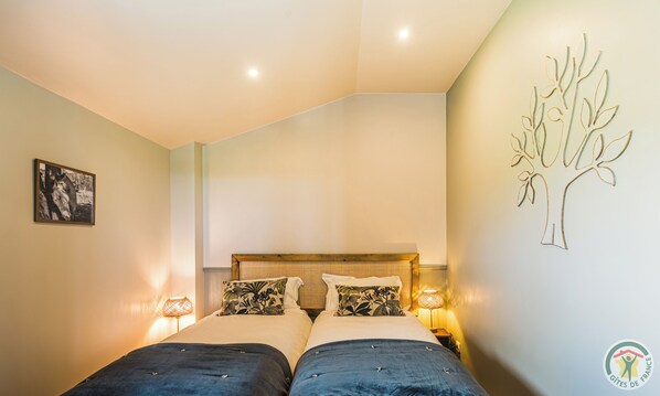 Family Suite, Garden View | Blackout drapes, iron/ironing board, free WiFi - Le Nid du Coucou (Cocumont)