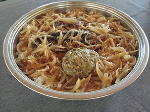 الطعام والشراب