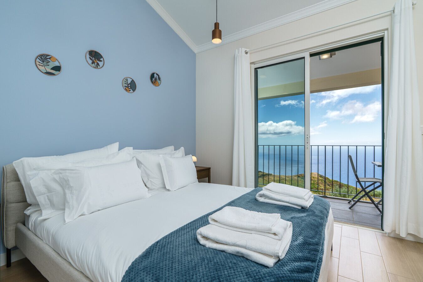 3 bedrooms, desk, iron/ironing board, WiFi