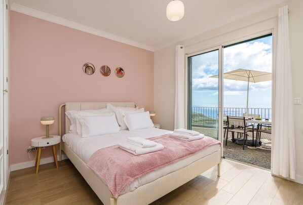3 bedrooms, desk, iron/ironing board, travel cot