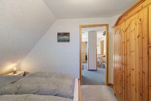 2 bedrooms, WiFi, bed sheets