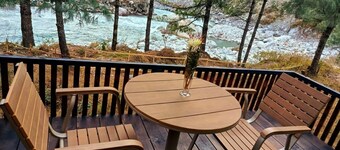 The Himalayan Phakding