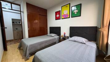 2 bedrooms, iron/ironing board, free WiFi, bed sheets