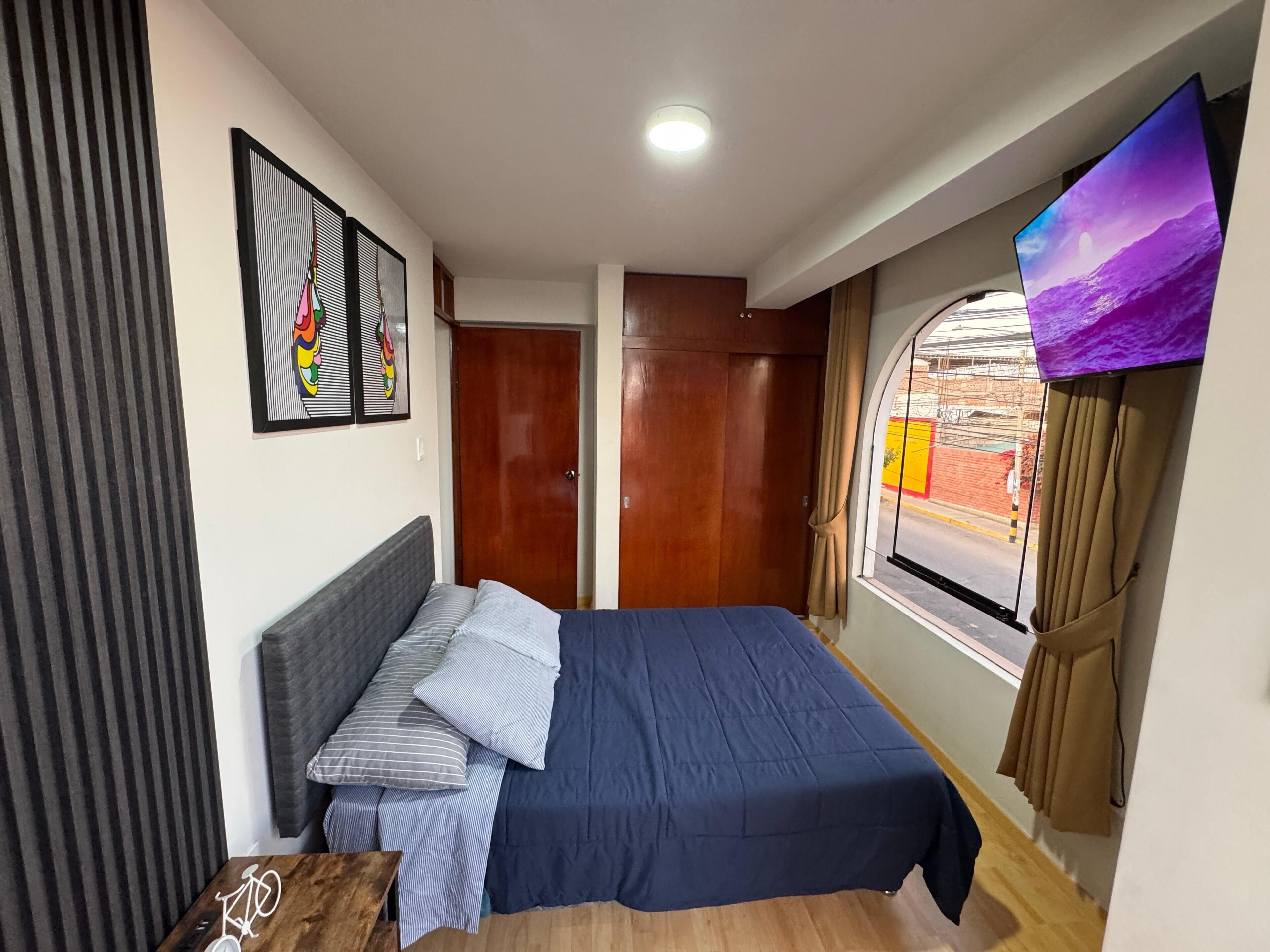 2 عدّة غرف نوم ومكواة/لوح كي وواي فاي مجانًا وملاءات أسرّة