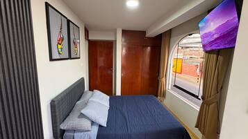 2 bedrooms, iron/ironing board, free WiFi, bed sheets