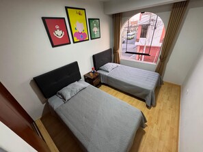 2 soverom, strykejern/-brett, wi-fi (inkludert) og sengetøy