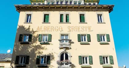 Room '12' with Wi-Fi