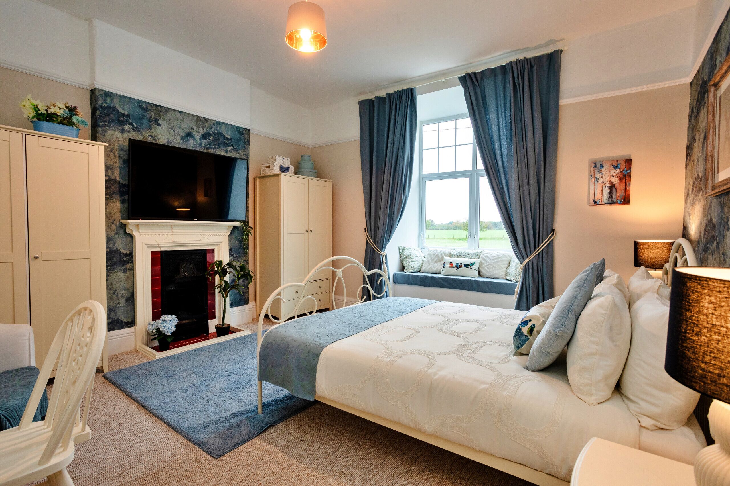 3 bedrooms, iron/ironing board, free WiFi, bed sheets