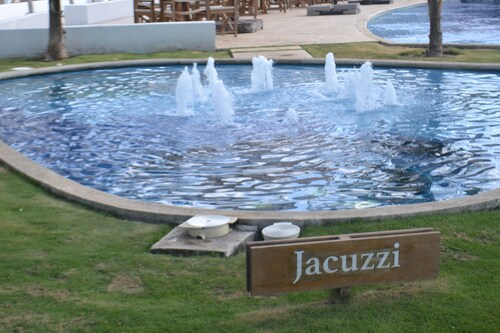 Luxury Villa w Direct Pool Entry Monterrico