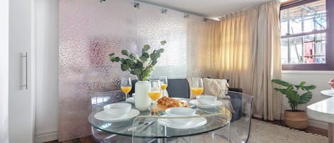 Apartamento City, 1 cama doble con sofá cama, no fumadores | Servicio de comidas en la habitación