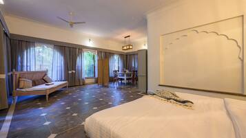 Cortinas blackout, tabla de planchar con plancha y wifi gratis