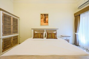 Kamar Double Superior | Tirai kedap cahaya, setrika/meja setrika, dan Wi-Fi gratis