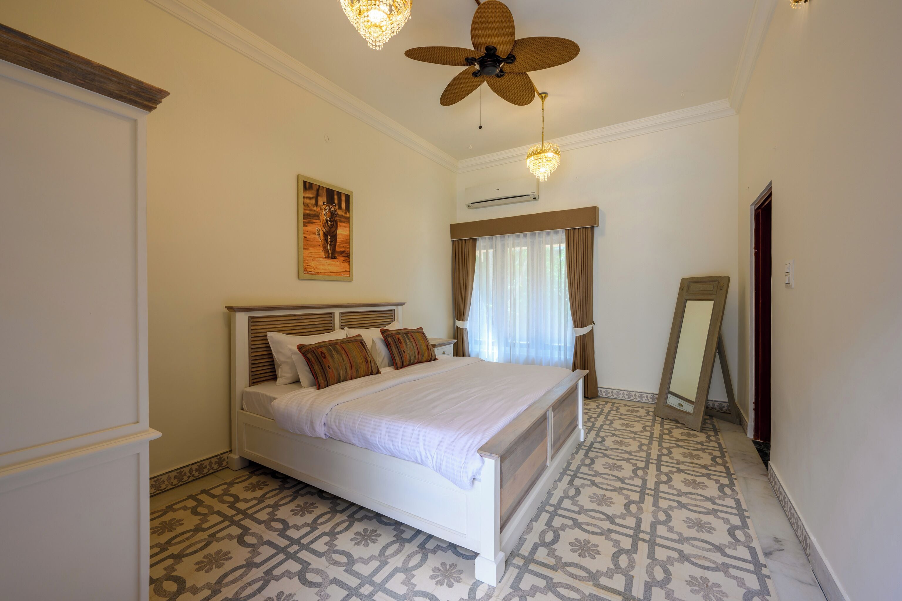 Superior Double Room, Pool View | Langsir/tirai gelap terus, seterika/papan seterika, Wi-fi percuma 