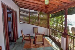 Dining - Villa Camellia Garland (Madampagama)