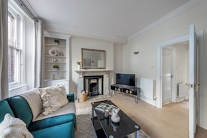 City Apartment, 1 Double Bed with Sofa bed, Non Smoking | Living area | 40-inch Smart TV with satellite channels