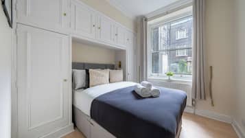 Căn hộ trung tâm thành phố, 1 giường đôi và sofa giường, không hút thuốc | Bàn ủi/dụng cụ ủi quần áo, nôi/giường cho trẻ sơ sinh (phụ phí)