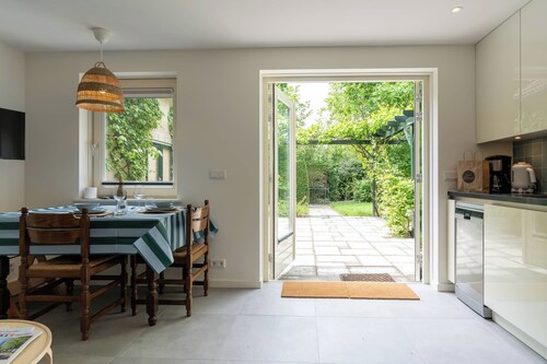 Cosy holiday home in Oostkapelle | Beukenlaan 4