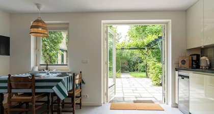 Cosy holiday home in Oostkapelle | Beukenlaan 4