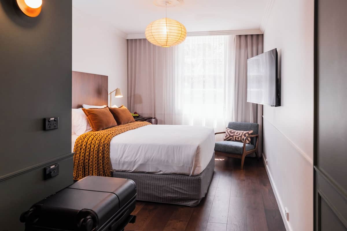 In-room safe, desk, laptop workspace, iron/ironing board