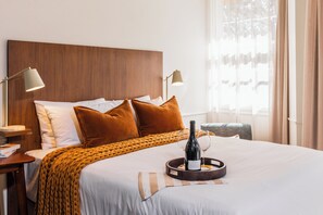 Suite | In-room safe, desk, laptop workspace, iron/ironing board