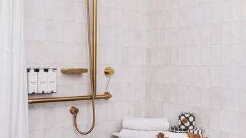 Kurrajong Superior Queen Accessible with Free Wifi | Bathroom | Shower, rainfall showerhead, free toiletries, hair dryer