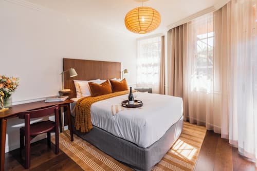 Kurrajong Suite with Free Wifi | Minibar, in-room safe, iron/ironing board, free WiFi