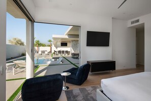 6 bedrooms, desk, free WiFi, bed sheets
